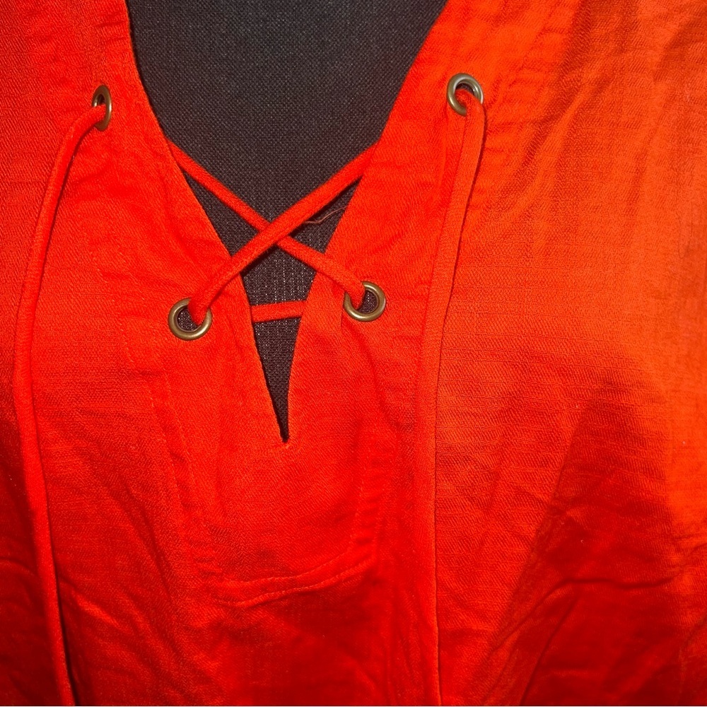 Knox Rose XL red Top - ties in front in Front - Picture 2 of 4
